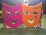 coloridas máscaras para ambientar el carnaval de Bergara